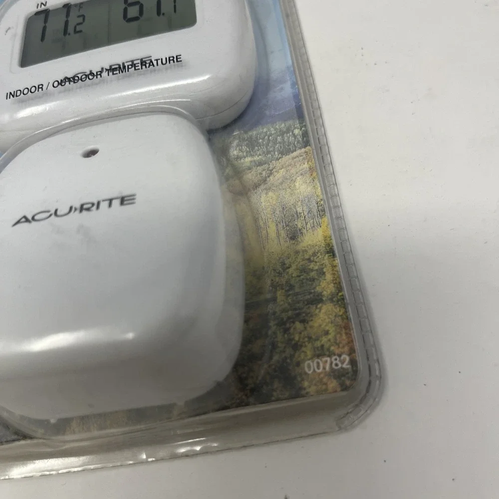 Acu-rite 00782A2 Wireless Indoor/Outdoor Thermometer Temperature White New